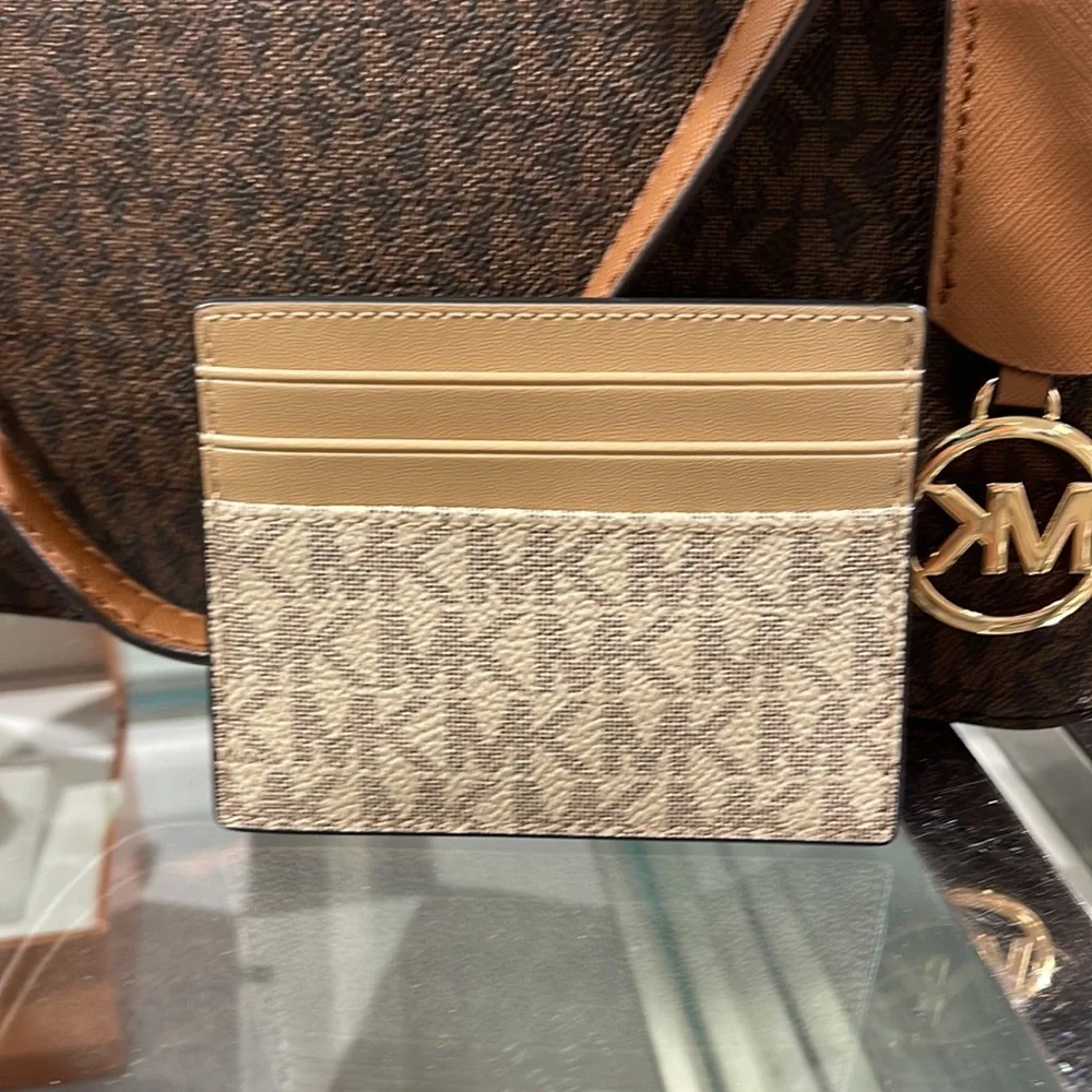 MICHAEL KORS MENS Cooper Graphic Logo Tall Card Case 36S3LCOD2B Yellow NWT